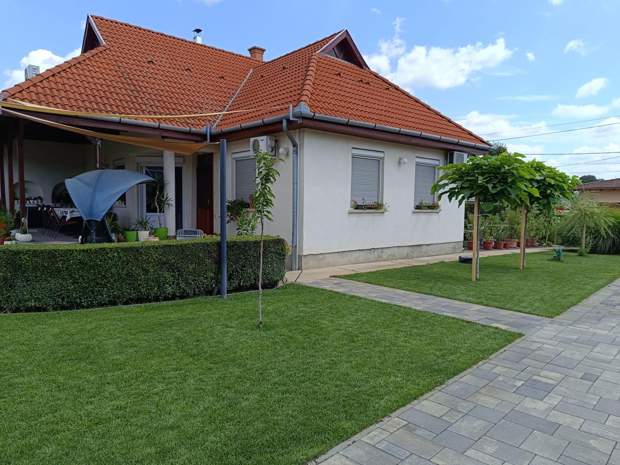 Appartamento Németi Apartmanház Hajdúszoboszló Esterno foto