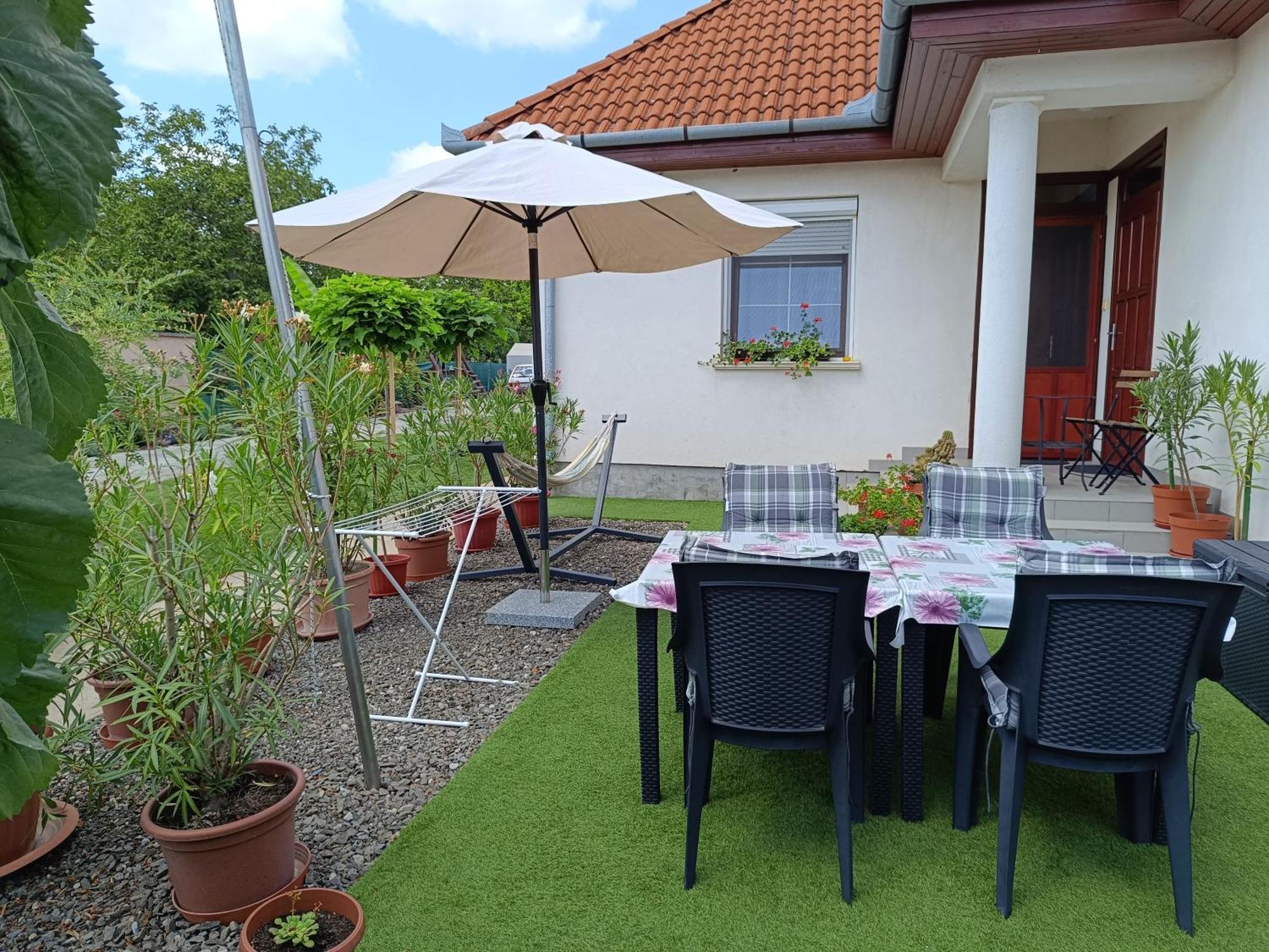 Appartamento Németi Apartmanház Hajdúszoboszló Esterno foto